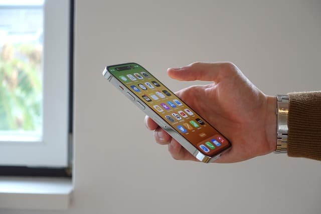 How to View Stories Without Your Competitors Finding Out