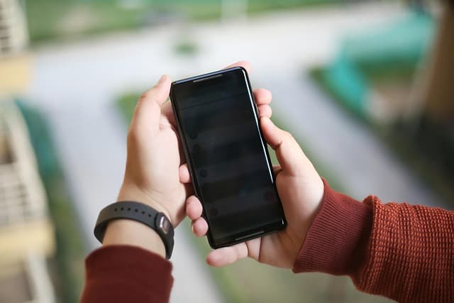 Android and iOS Apps for Anonymous Story Viewing